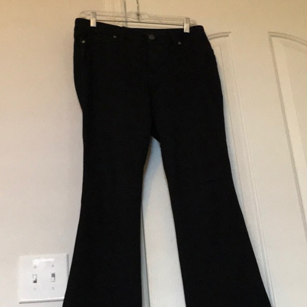 Perfect fit stretch jeans.